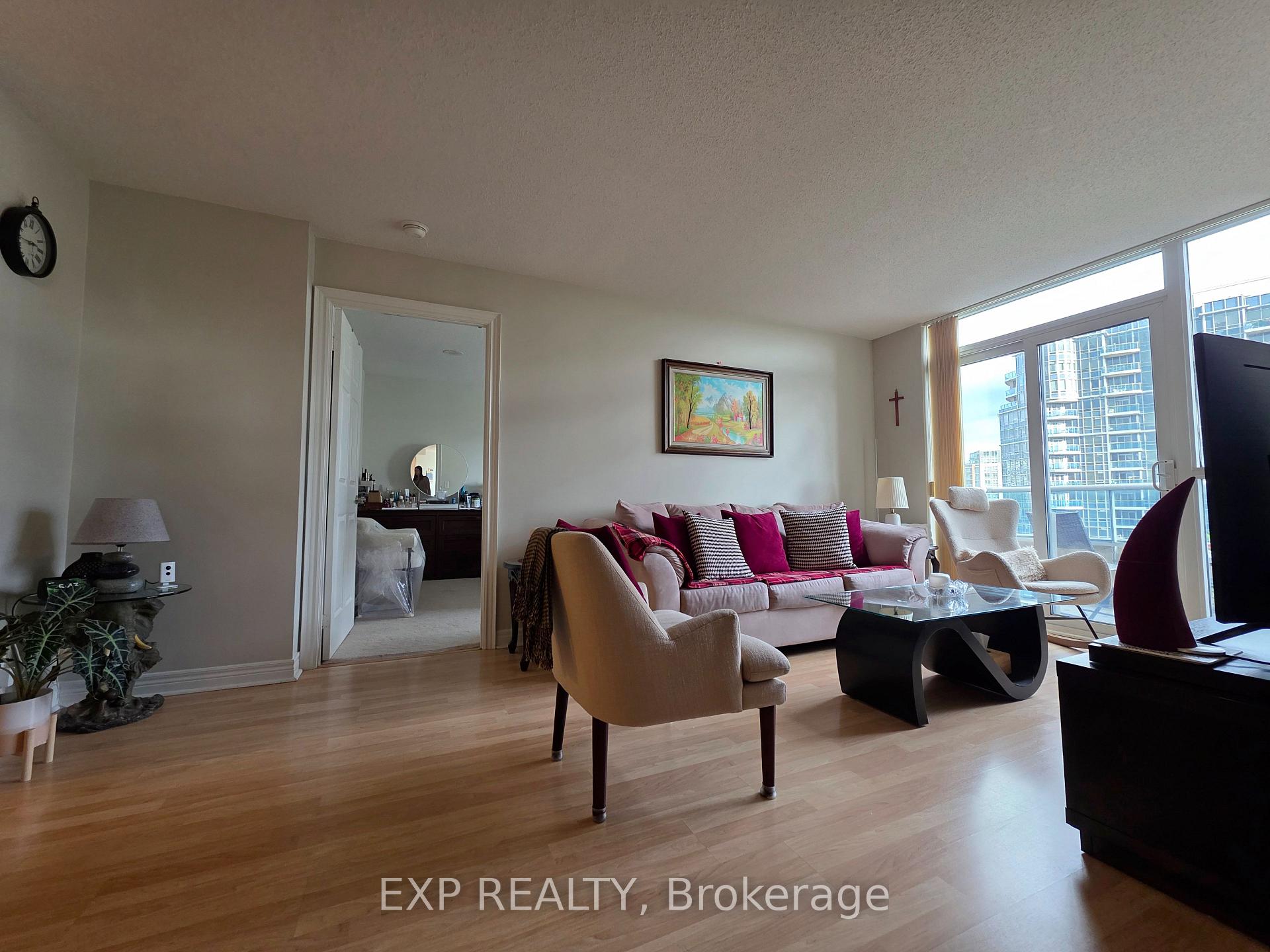 Photo 1 of Unit 911, 33 Cox Boulevard, Markham, Unionville — HOMEH