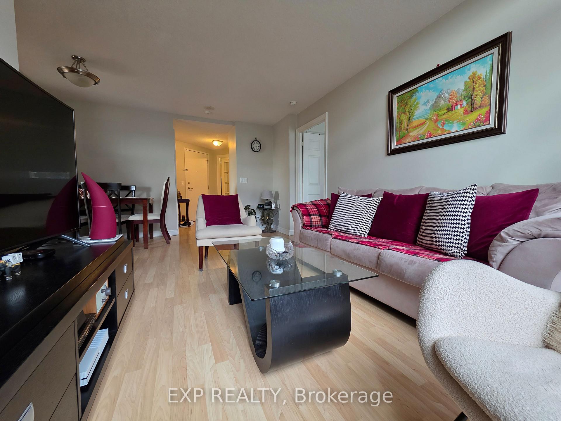 Photo 3 of Unit 911, 33 Cox Boulevard, Markham, Unionville — HOMEH