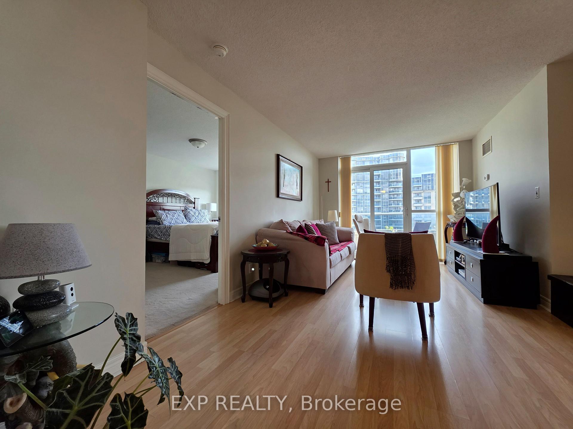 Photo 9 of Unit 911, 33 Cox Boulevard, Markham, Unionville — HOMEH