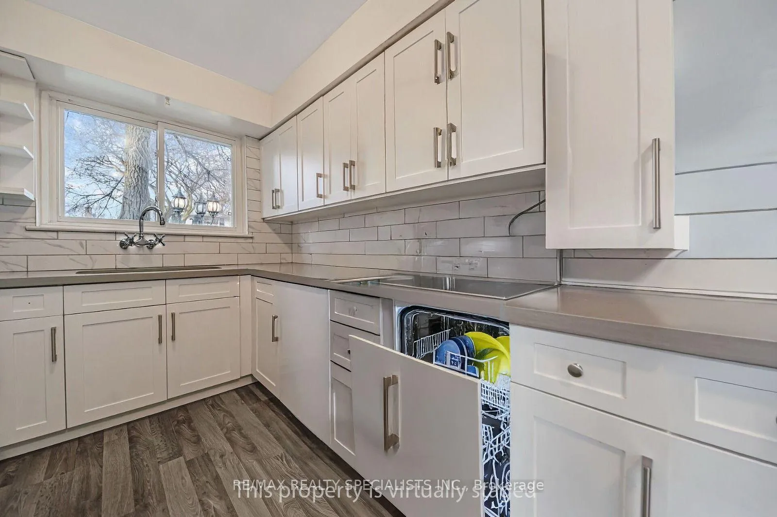 Photo 3 of 83 Watson Crescent, Brampton, Brampton East — HOMEH