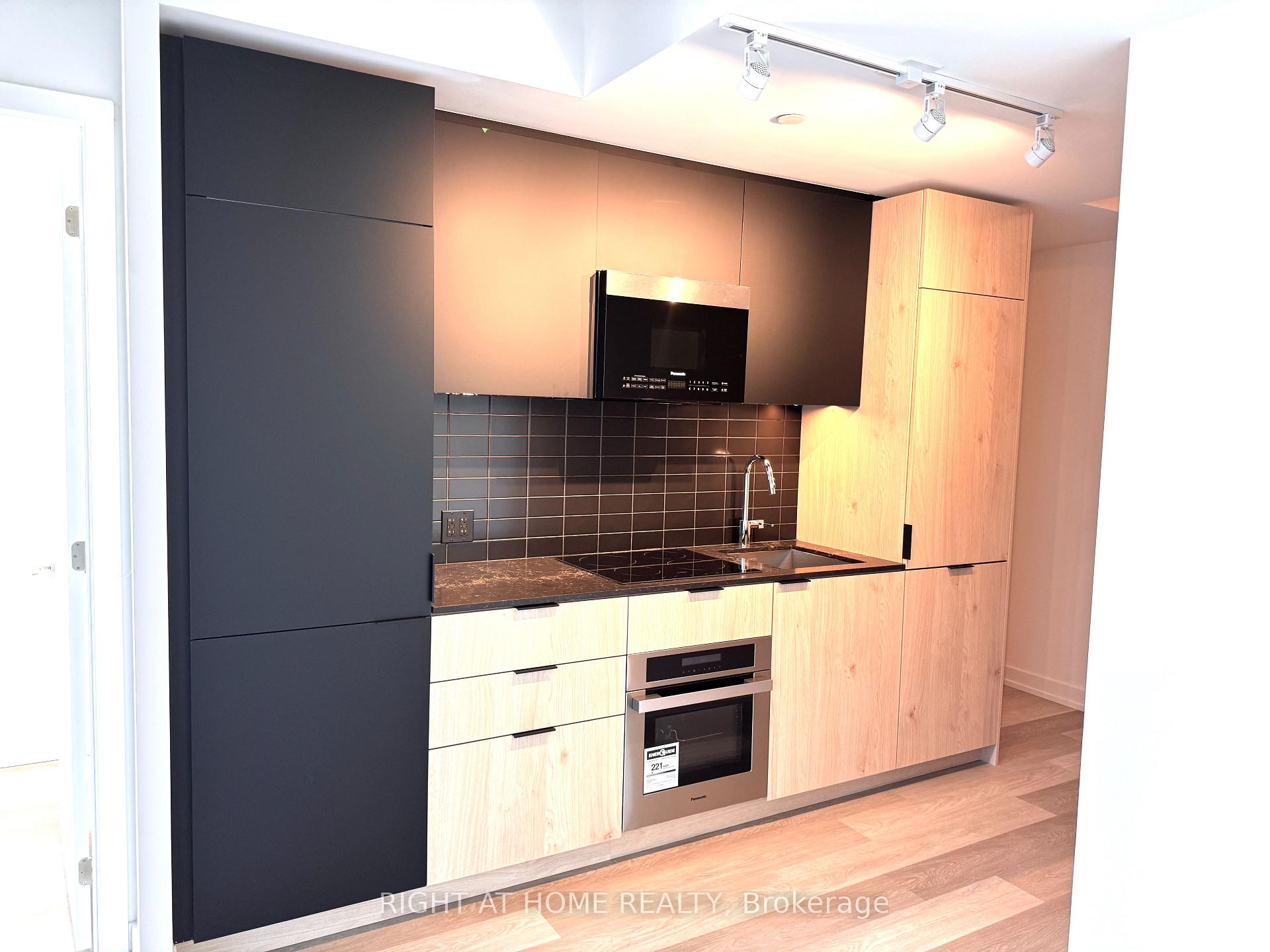 Photo 8 of Unit 804, 28 Eastern Avenue, Toronto, Moss Park — HOMEH
