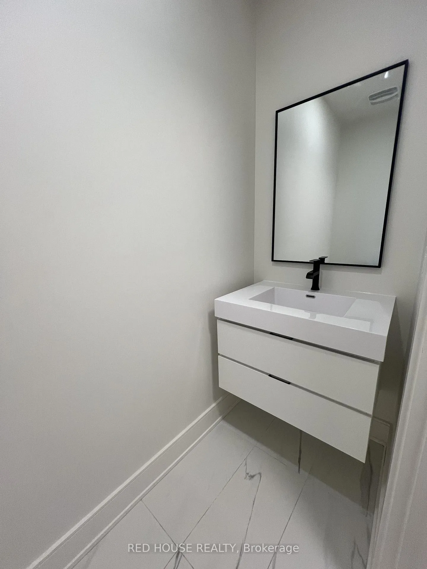 Photo 14 of 150 Everett Common, St. Catharines, Oakdale — HOMEH