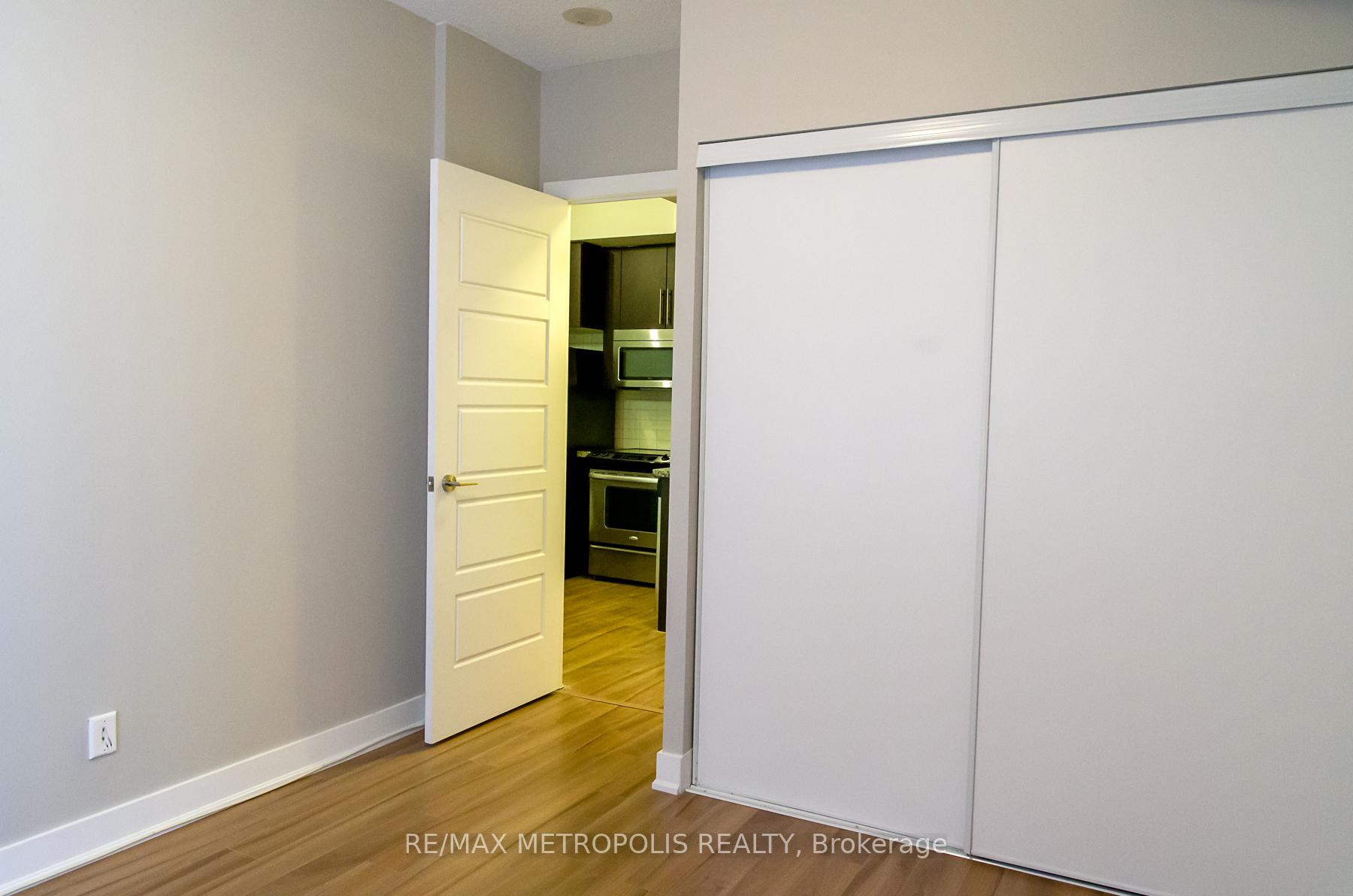Photo 8 of Unit 2501, 28 Linden Street, Toronto, North St. James Town — HOMEH