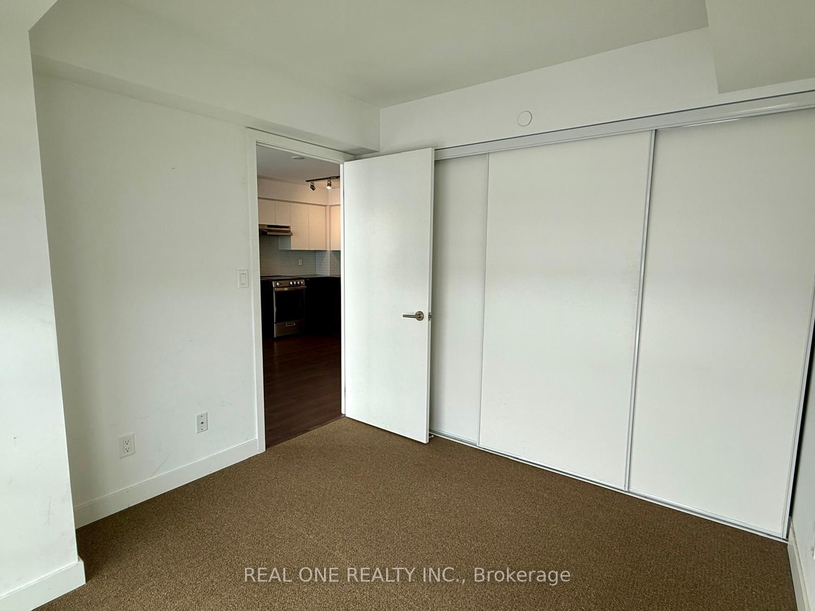 Photo 5 of Unit 912, 120 Varna Drive, Toronto, Englemount-Lawrence — HOMEH