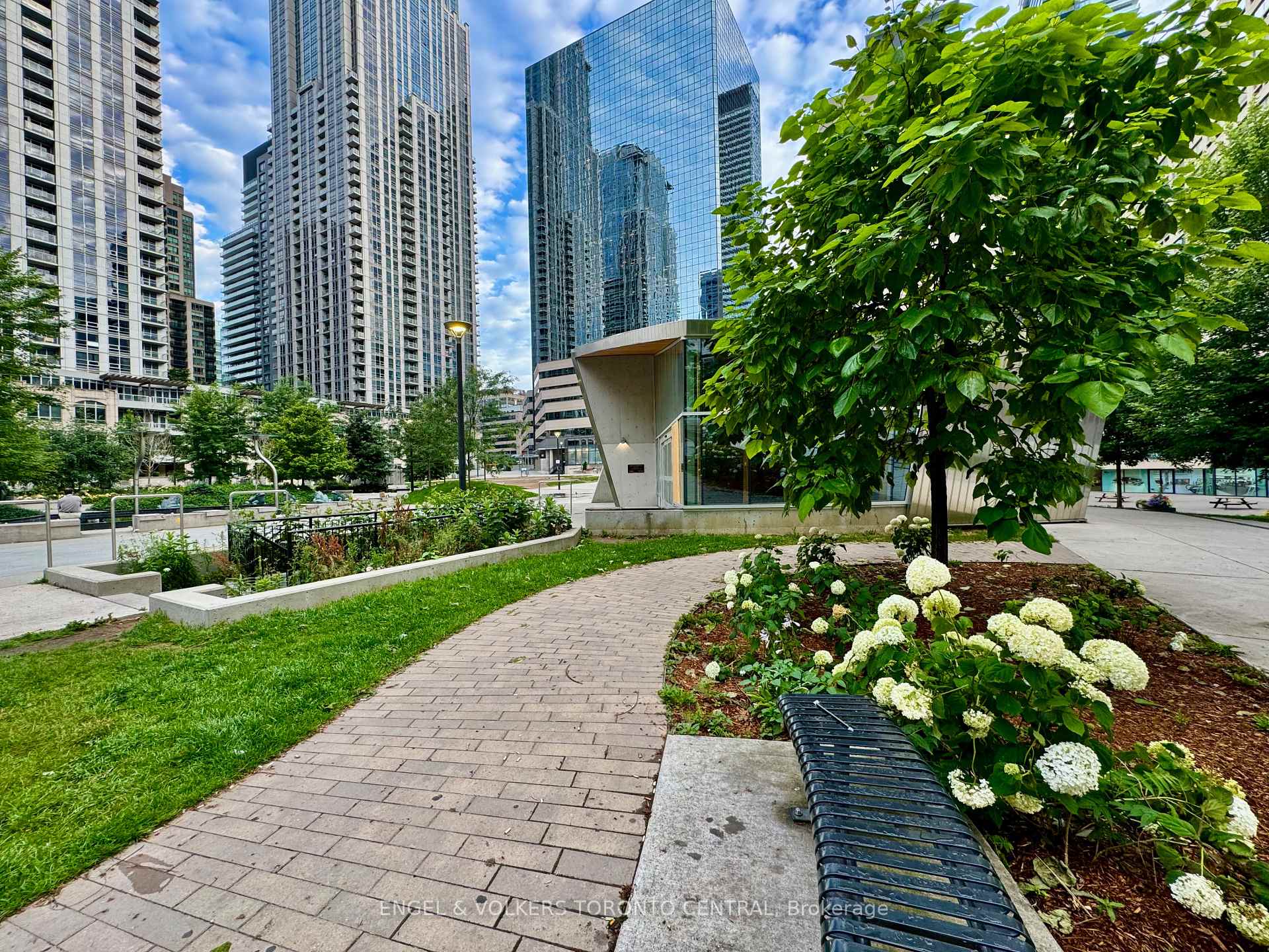 Front of Unit 2002, 801 Bay Street