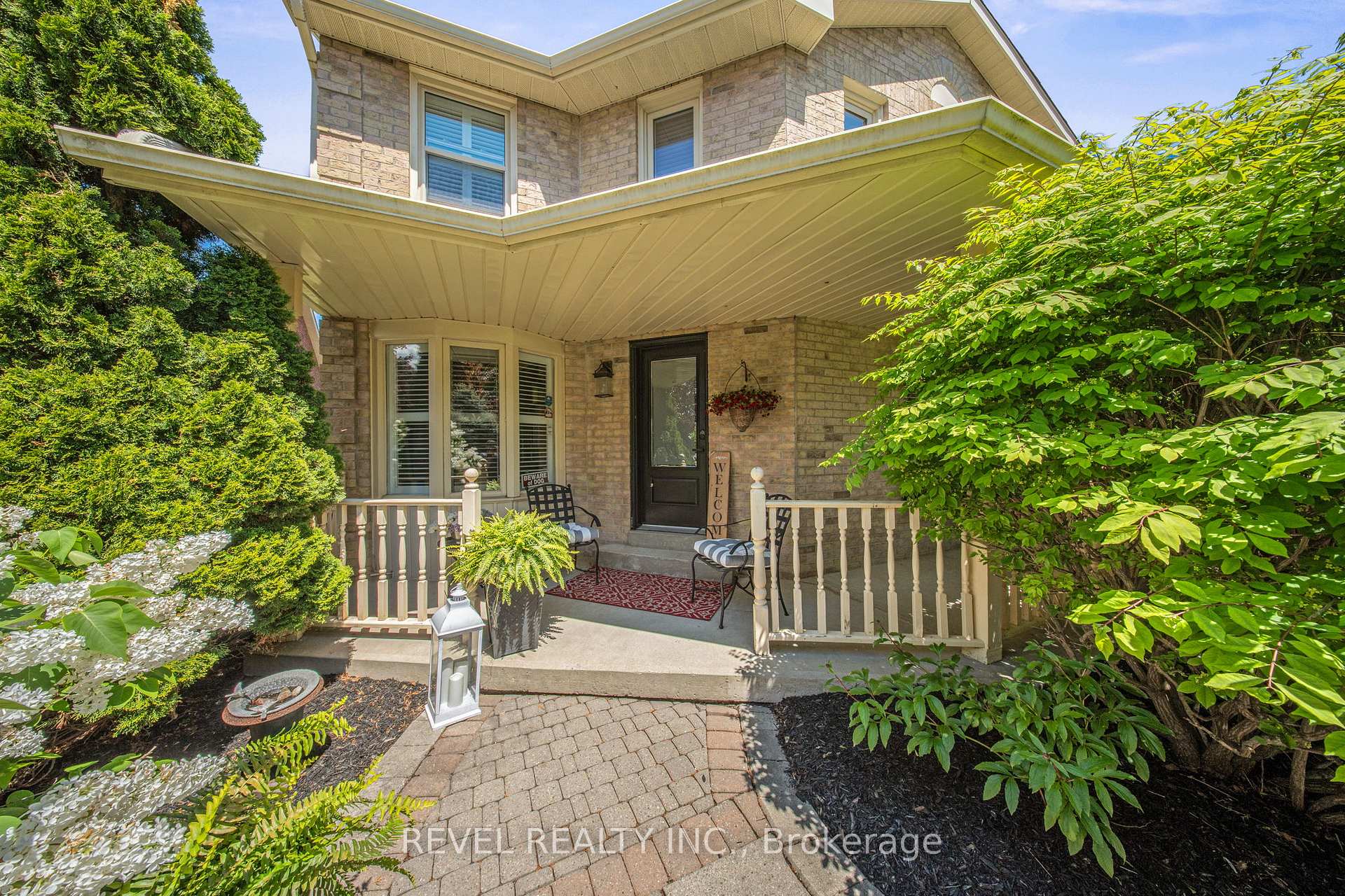 Photo 4 of 2 Patterson Crescent, Ajax, Central — HOMEH