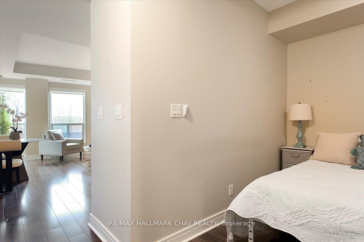 Photo 4 of Unit 302, 2 Toronto Street, Barrie, City Centre — HOMEH