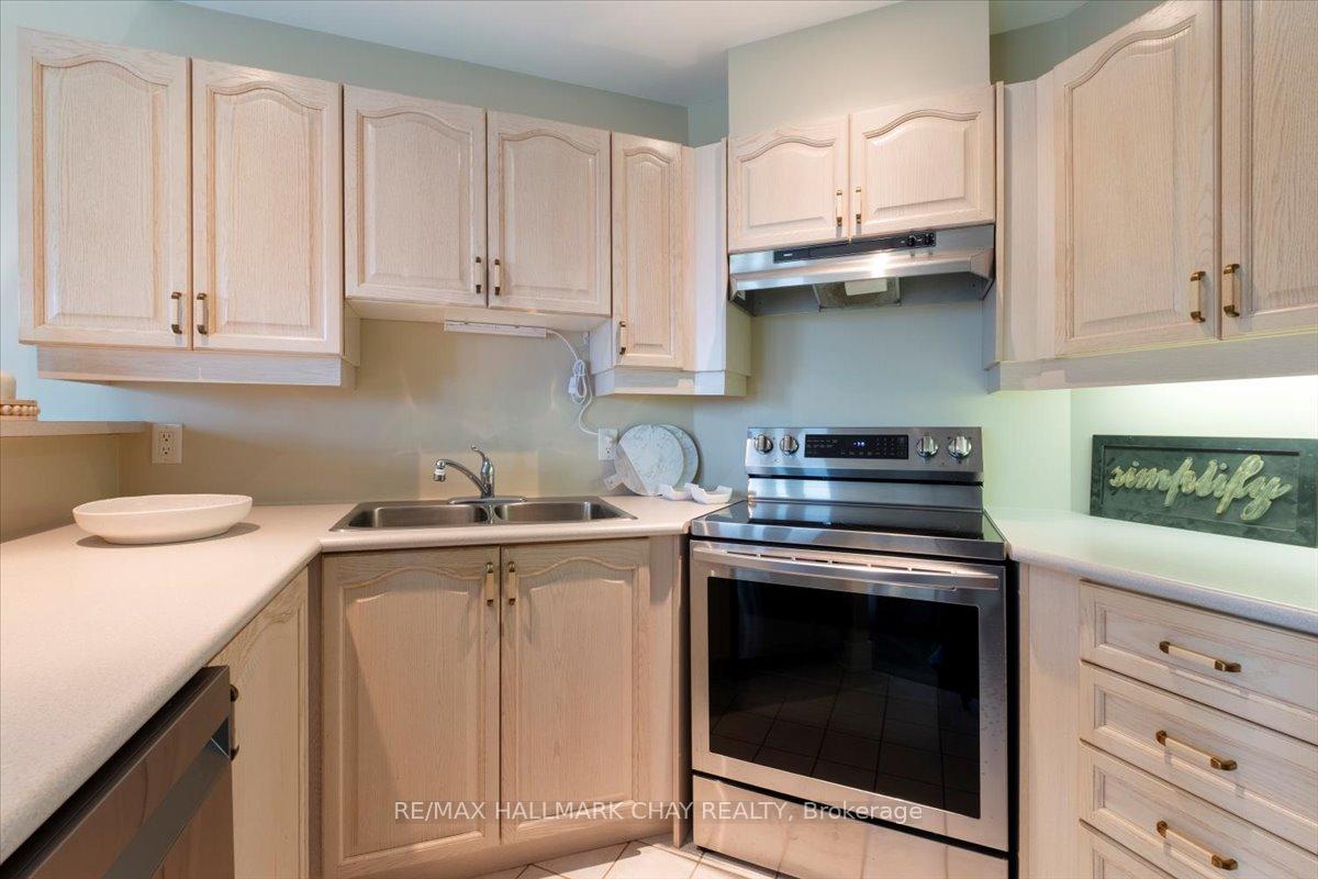 Photo 8 of Unit 302, 2 Toronto Street, Barrie, City Centre — HOMEH