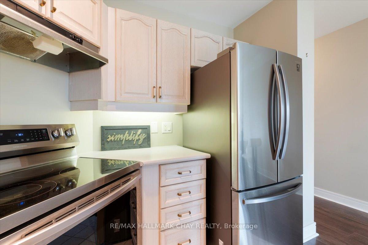 Photo 11 of Unit 302, 2 Toronto Street, Barrie, City Centre — HOMEH