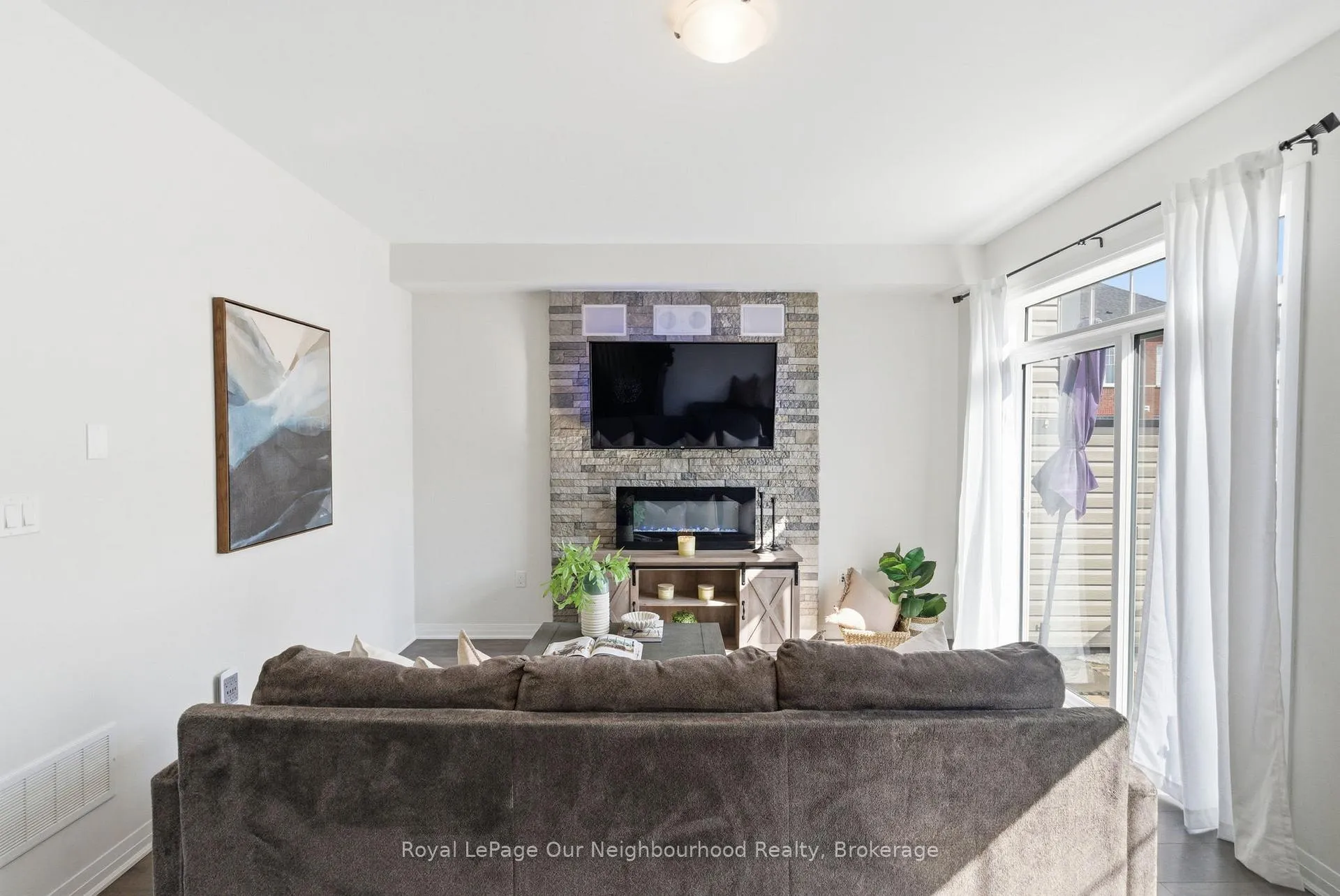 Photo 12 of 818 Atwater Path, Oshawa, Lakeview — HOMEH