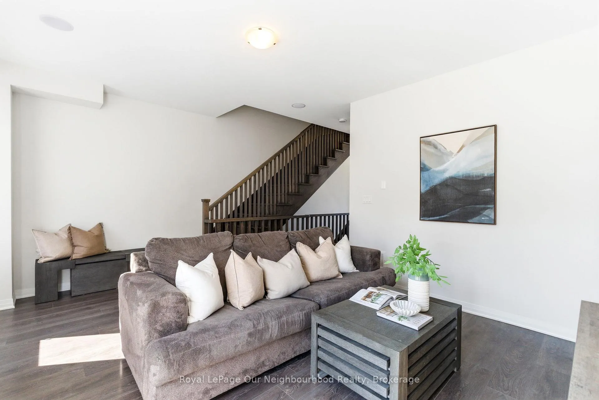 Photo 15 of 818 Atwater Path, Oshawa, Lakeview — HOMEH