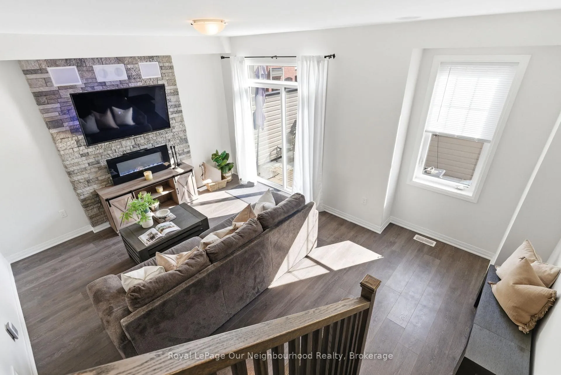 Photo 21 of 818 Atwater Path, Oshawa, Lakeview — HOMEH