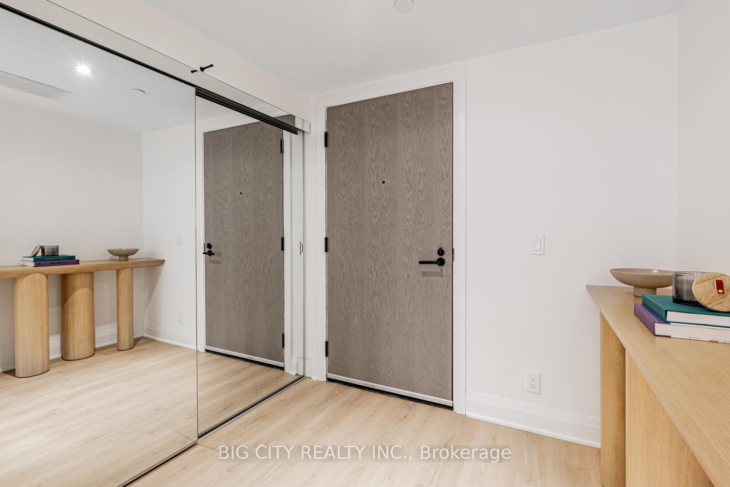 Photo 4 of Unit 318, 36 Brentcliffe Road, Toronto, Thorncliffe Park — HOMEH