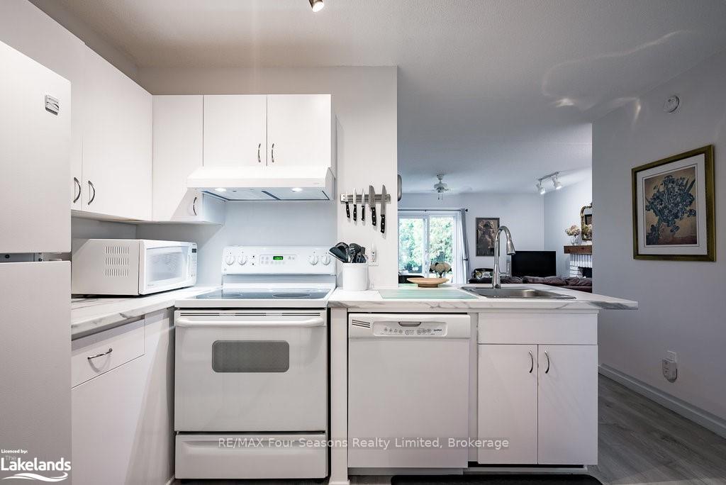 Photo 11 of Unit 46, 19 Dawson Drive, Collingwood — HOMEH