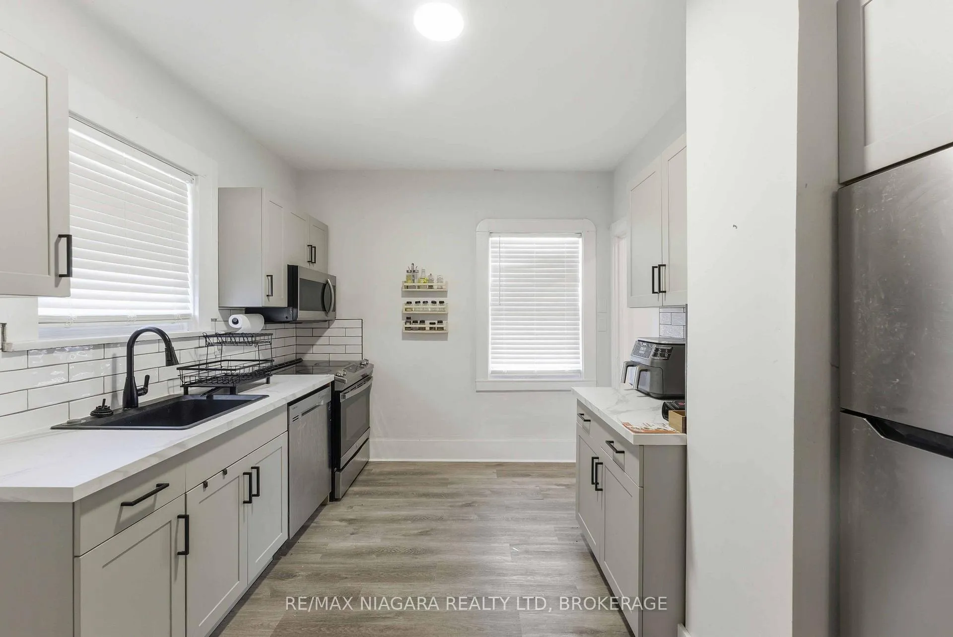 Photo 7 of 5033 Willmott Street, Niagara Falls, Cherrywood — HOMEH