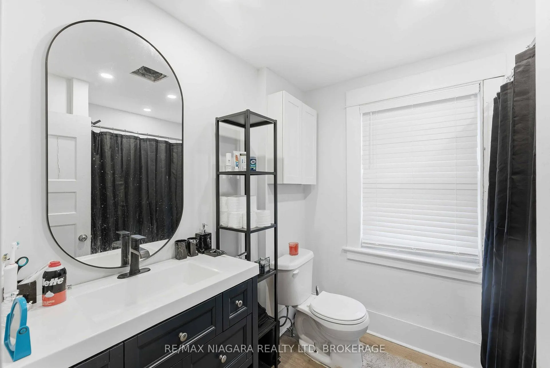 Photo 11 of 5033 Willmott Street, Niagara Falls, Cherrywood — HOMEH