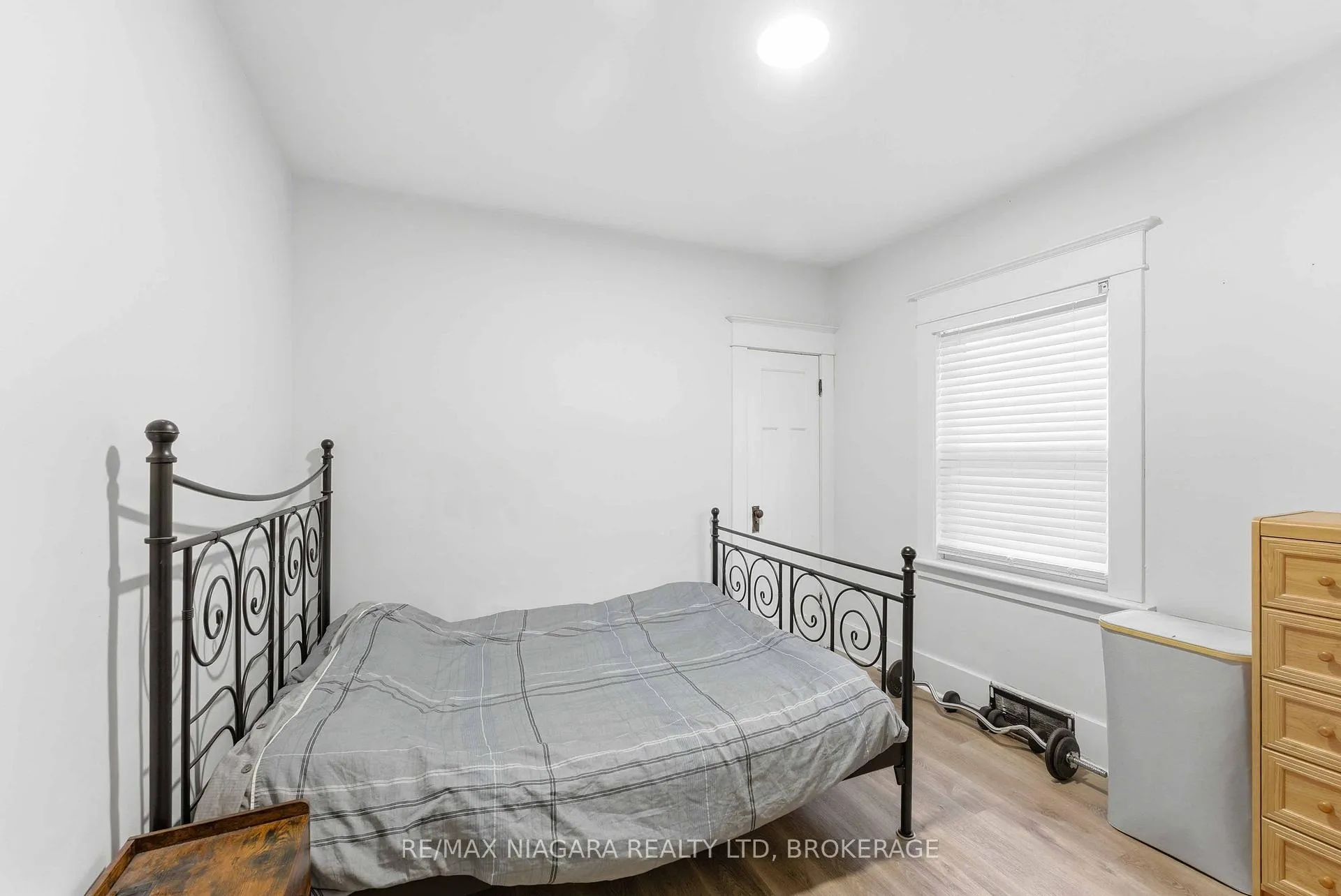Photo 12 of 5033 Willmott Street, Niagara Falls, Cherrywood — HOMEH