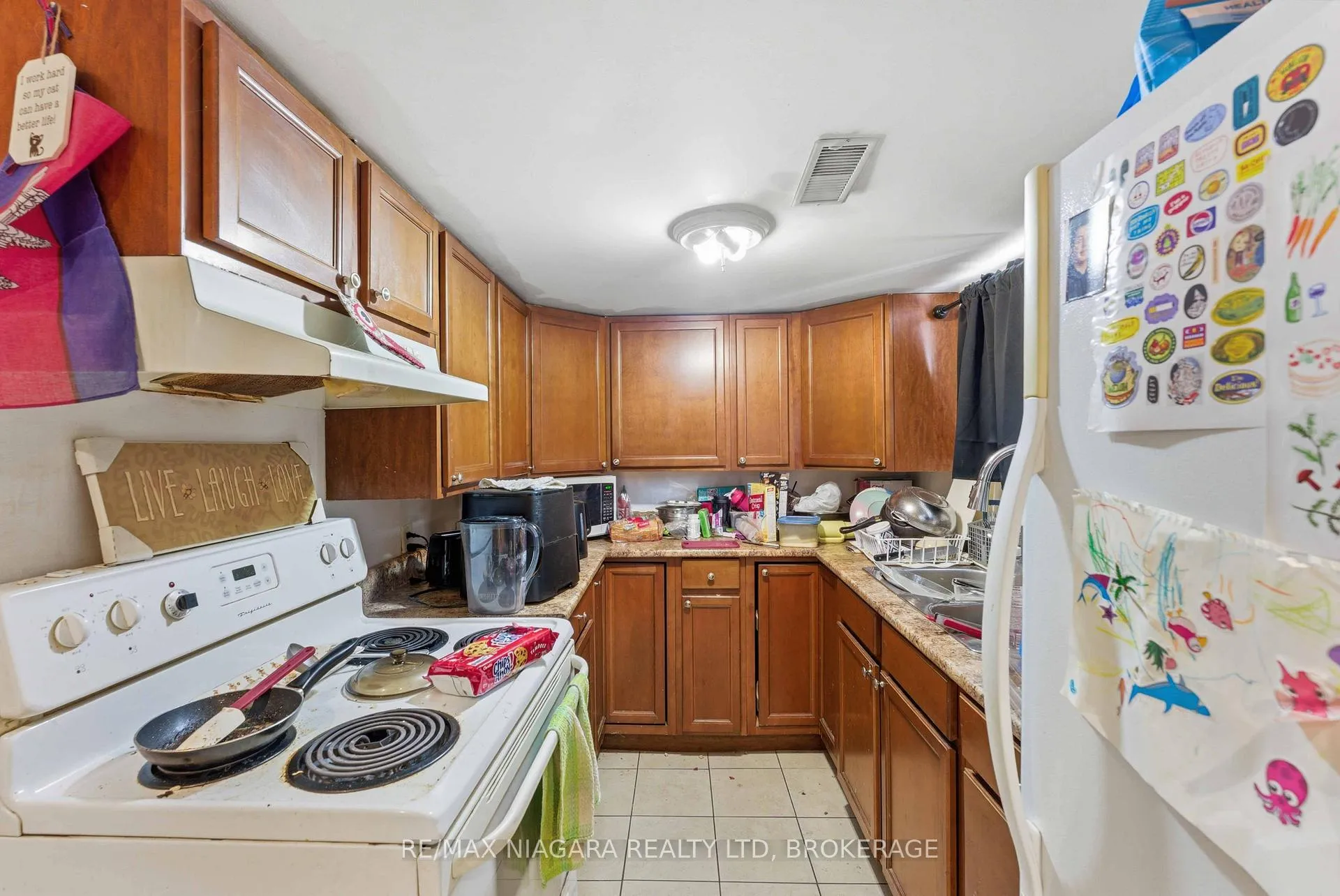 Photo 20 of 5033 Willmott Street, Niagara Falls, Cherrywood — HOMEH