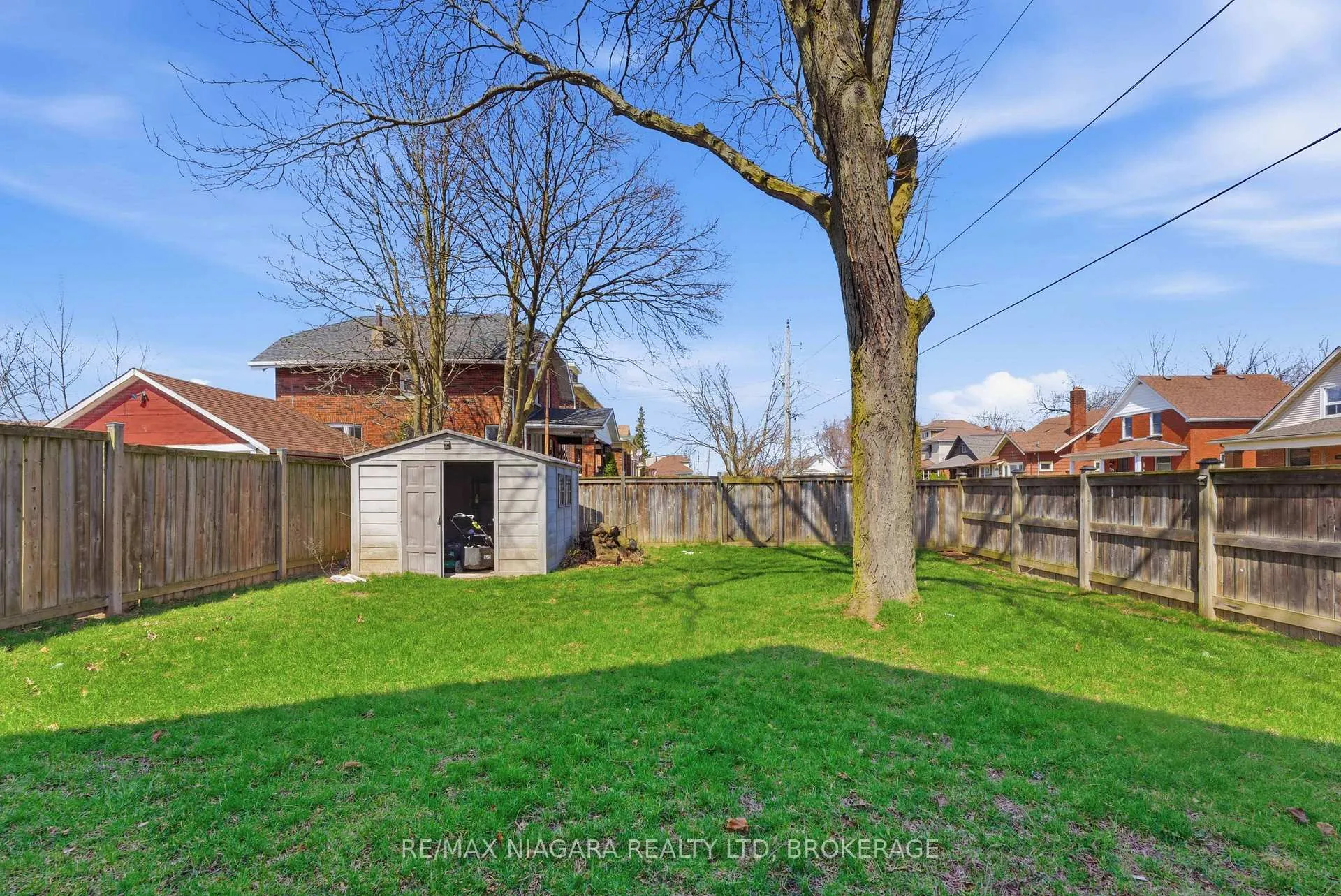 Photo 25 of 5033 Willmott Street, Niagara Falls, Cherrywood — HOMEH