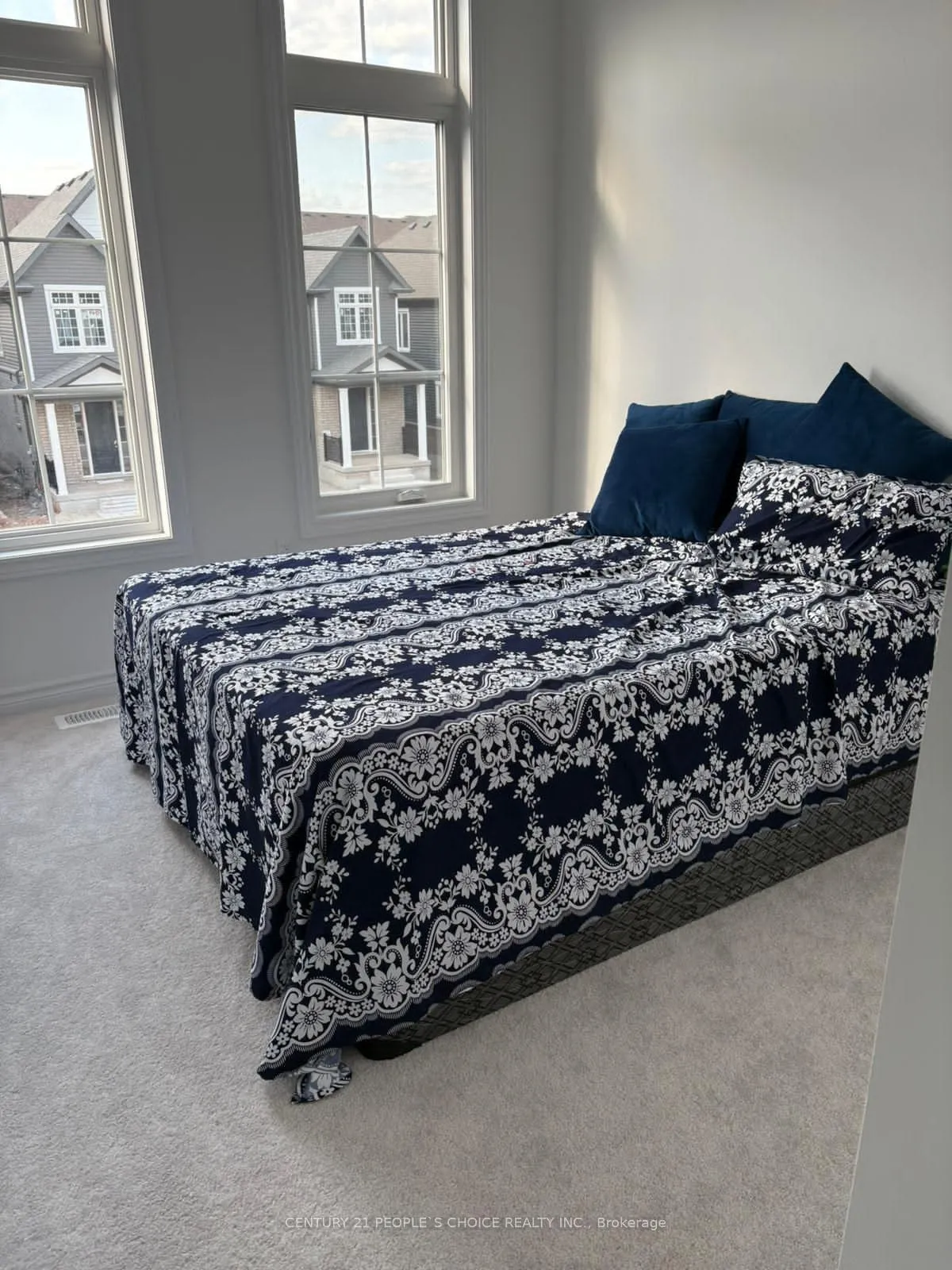 Photo 3 of 129 Mcgill Avenue, Kitchener, Mill Courtland Woodside Park — HOMEH