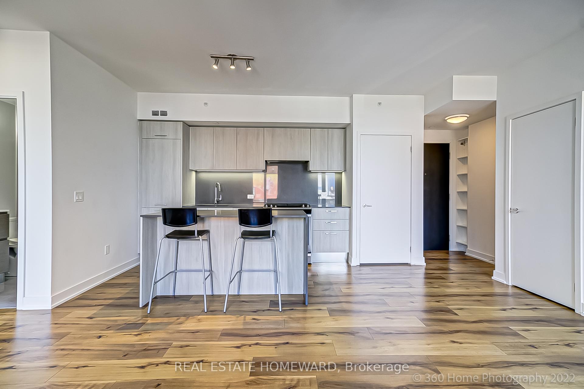 Photo 3 of Unit 303, 665 Kingston Road, Toronto, The Beaches — HOMEH