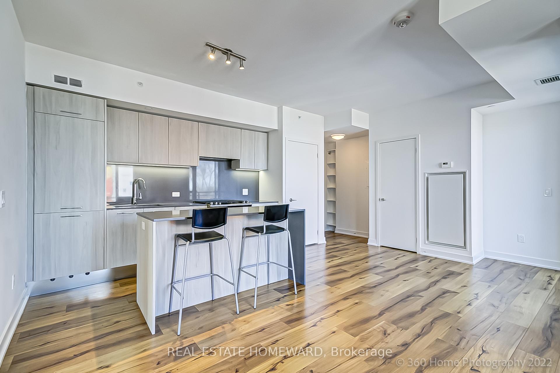 Photo 4 of Unit 303, 665 Kingston Road, Toronto, The Beaches — HOMEH