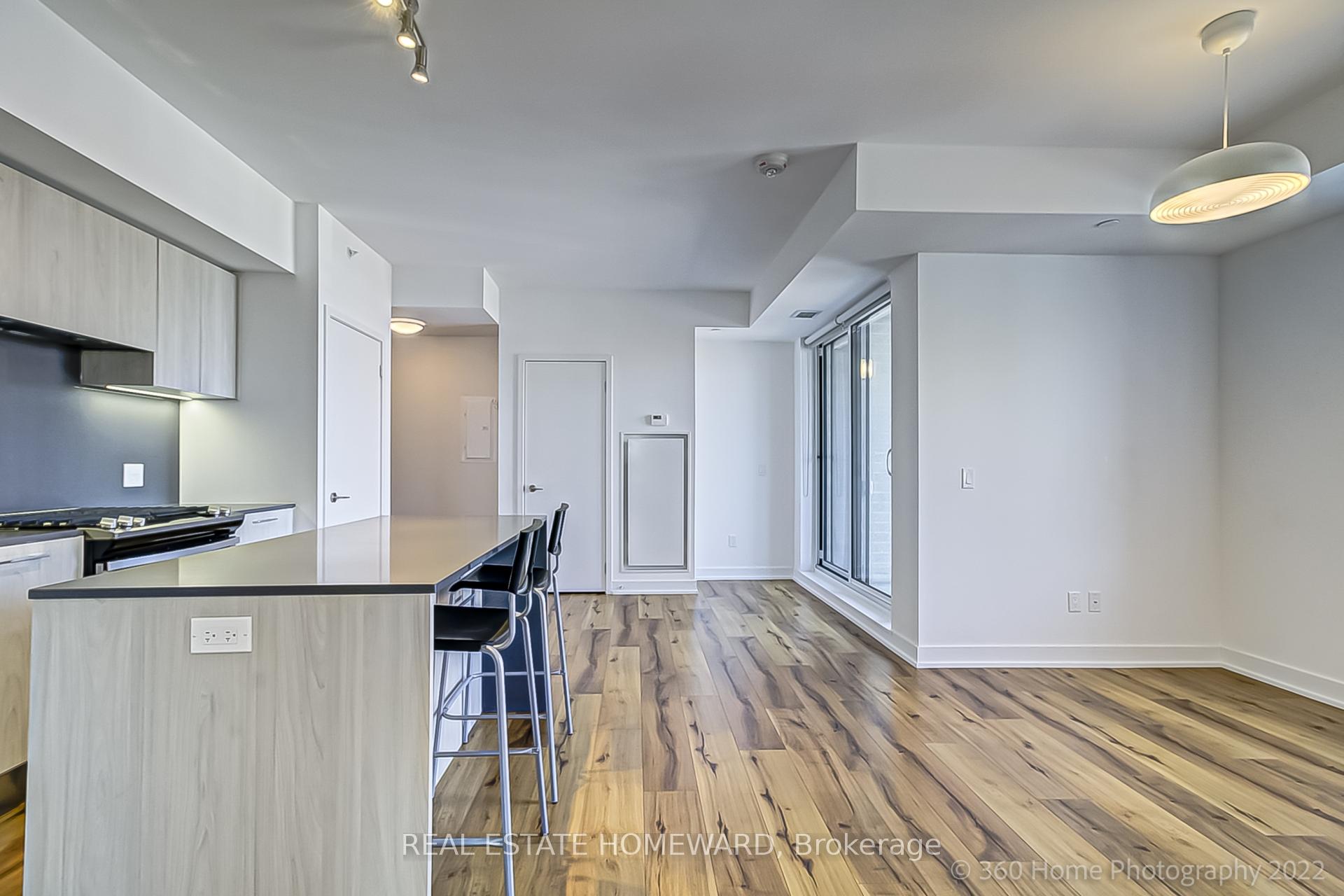 Photo 5 of Unit 303, 665 Kingston Road, Toronto, The Beaches — HOMEH