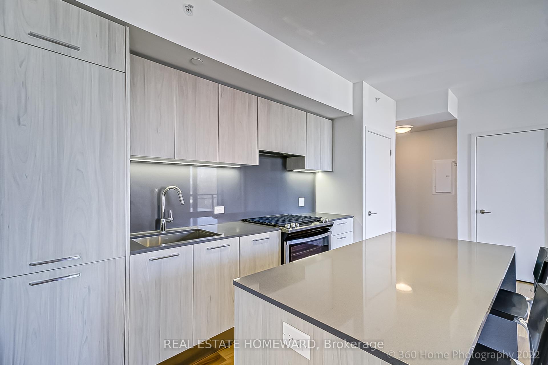 Photo 6 of Unit 303, 665 Kingston Road, Toronto, The Beaches — HOMEH
