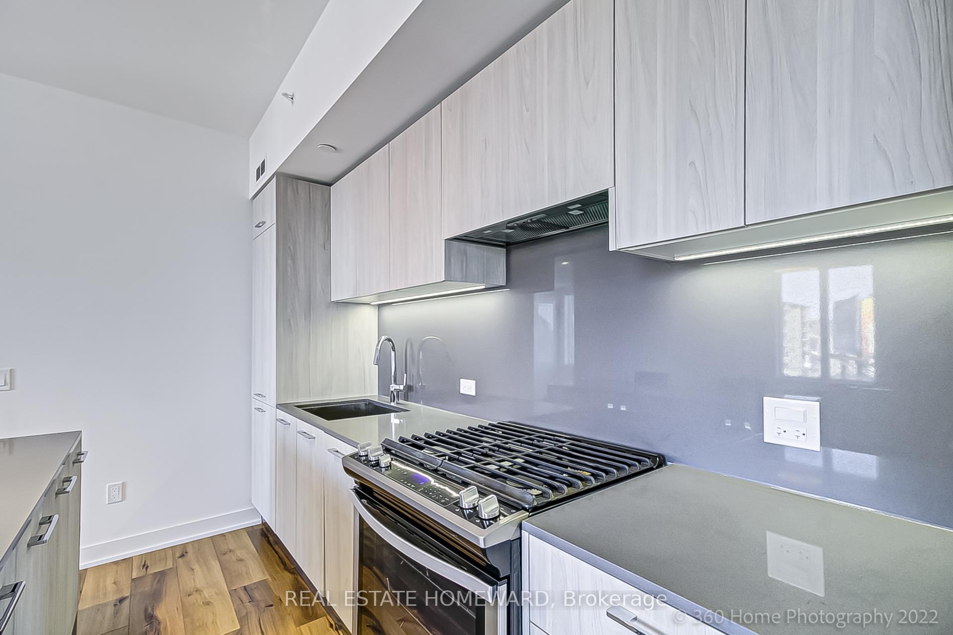 Photo 8 of Unit 303, 665 Kingston Road, Toronto, The Beaches — HOMEH