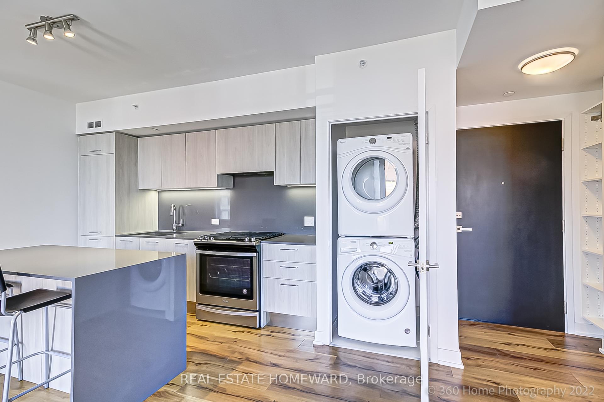 Photo 9 of Unit 303, 665 Kingston Road, Toronto, The Beaches — HOMEH