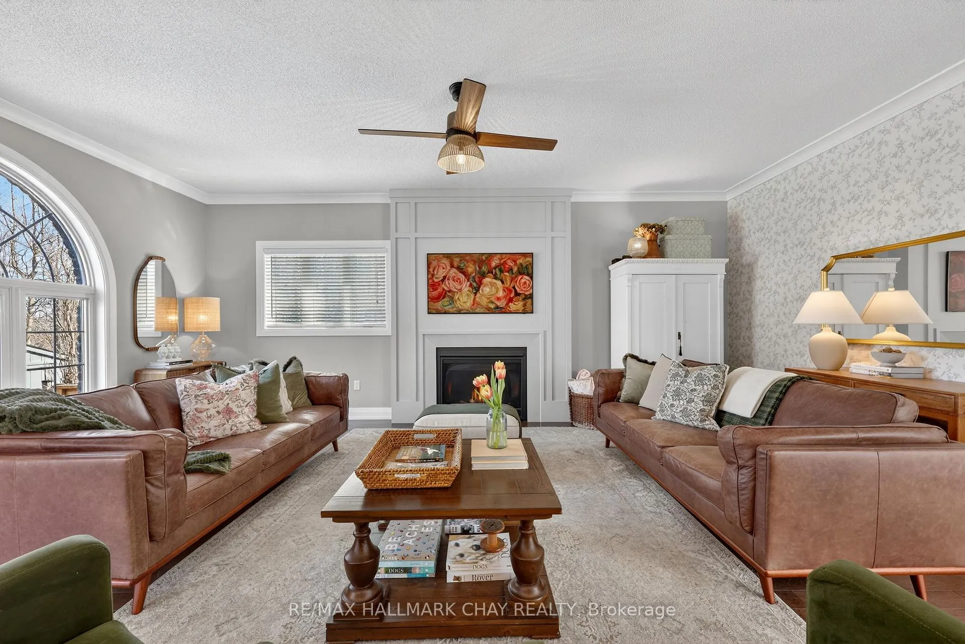 Photo 8 of 21 Tascona Court, Barrie, Little Lake — HOMEH