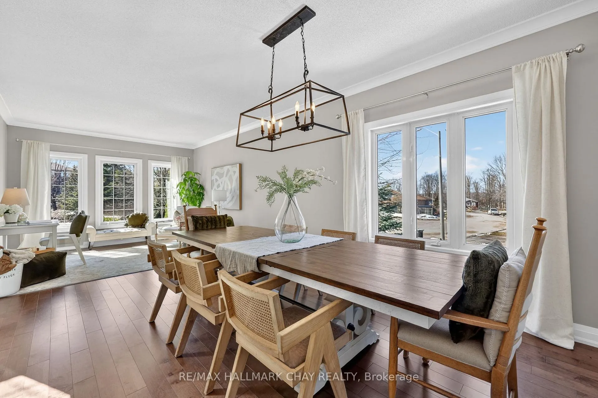 Photo 16 of 21 Tascona Court, Barrie, Little Lake — HOMEH