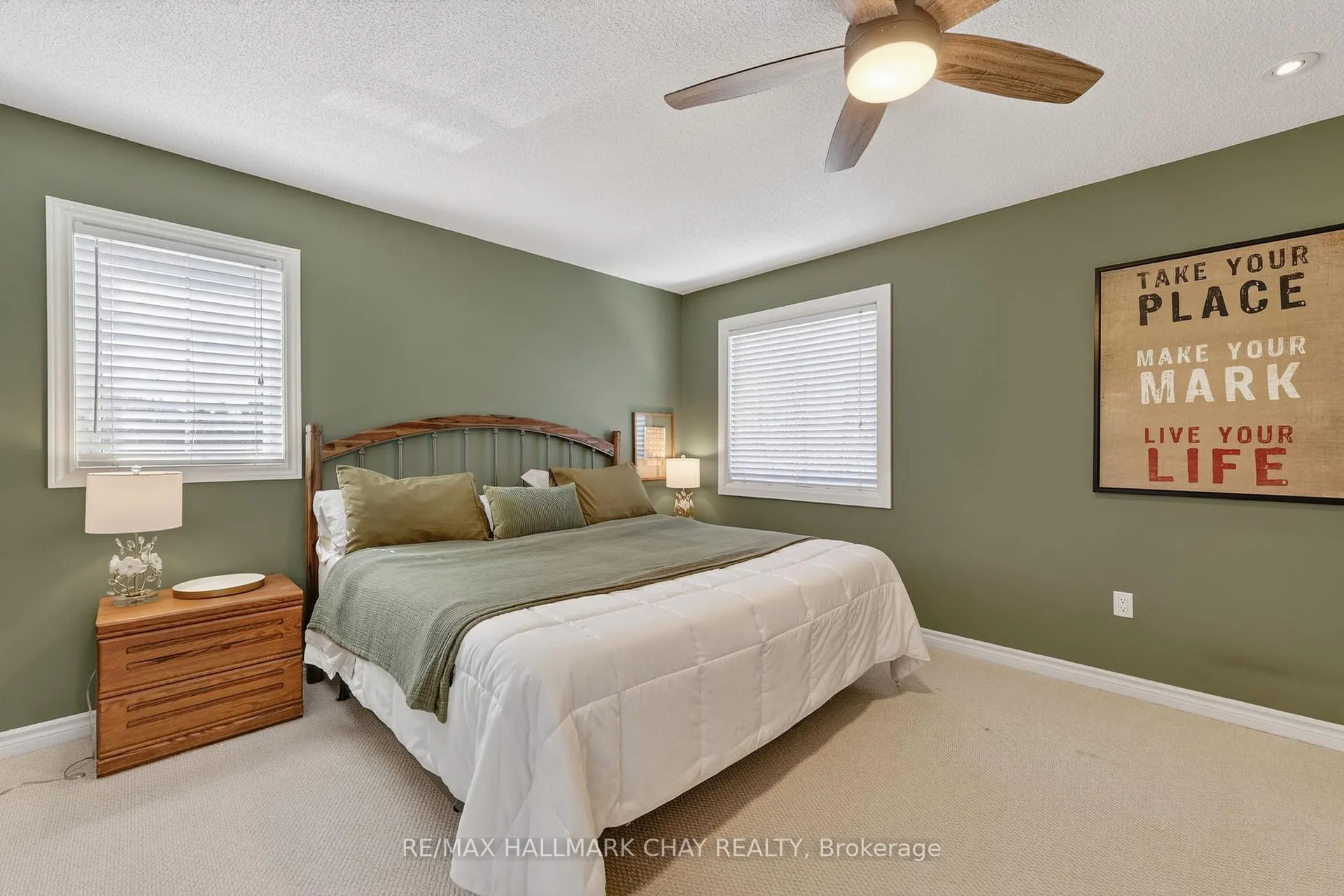 Photo 23 of 21 Tascona Court, Barrie, Little Lake — HOMEH