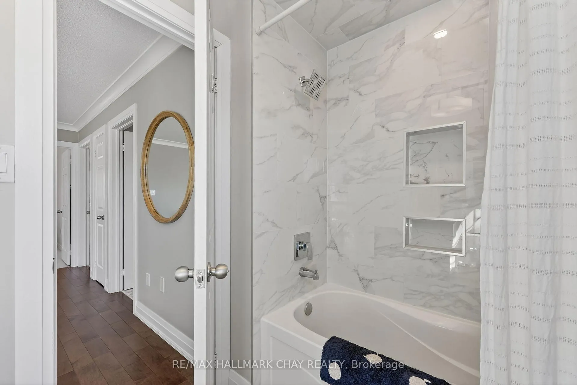 Photo 30 of 21 Tascona Court, Barrie, Little Lake — HOMEH