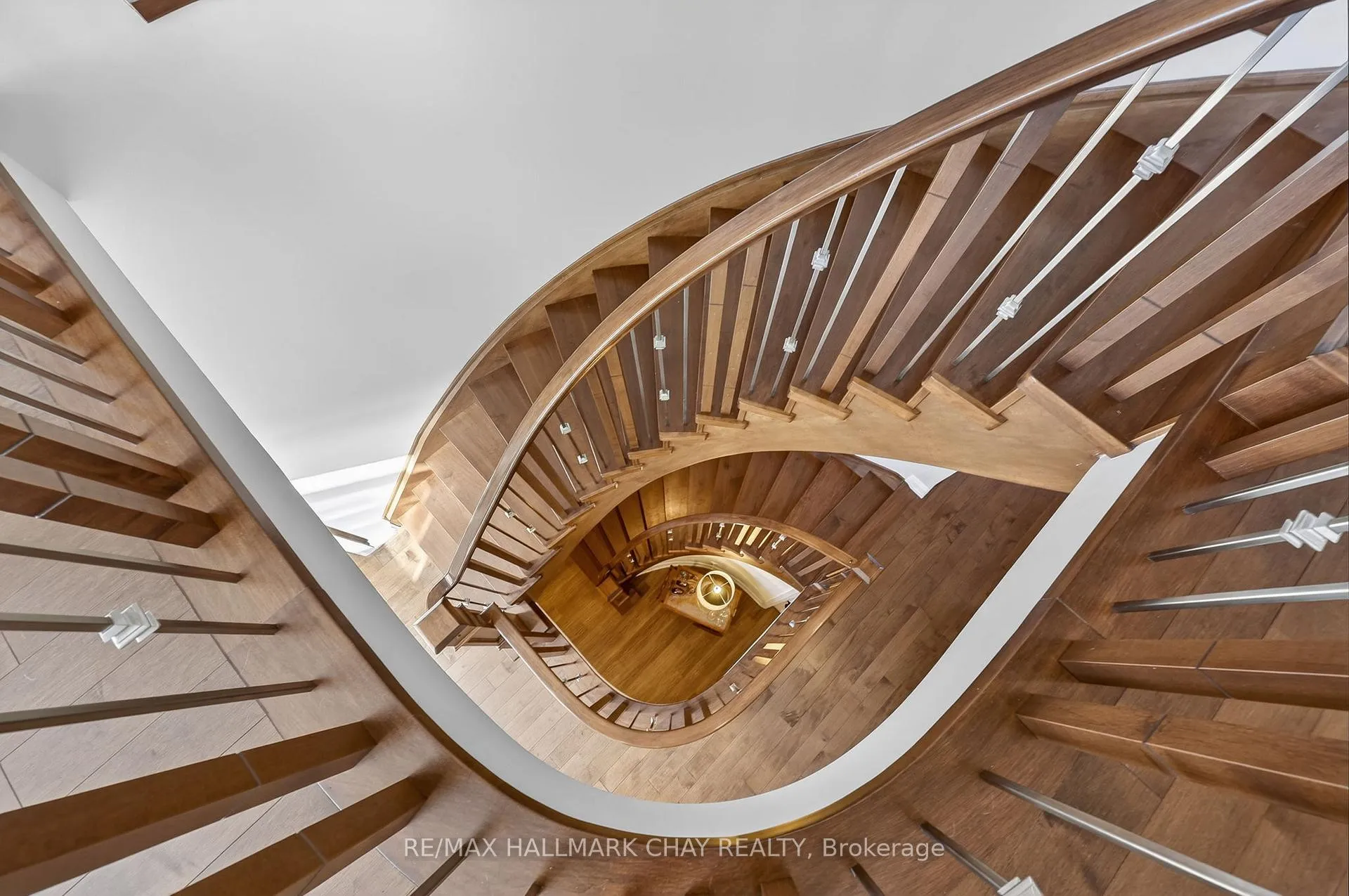 Photo 32 of 21 Tascona Court, Barrie, Little Lake — HOMEH