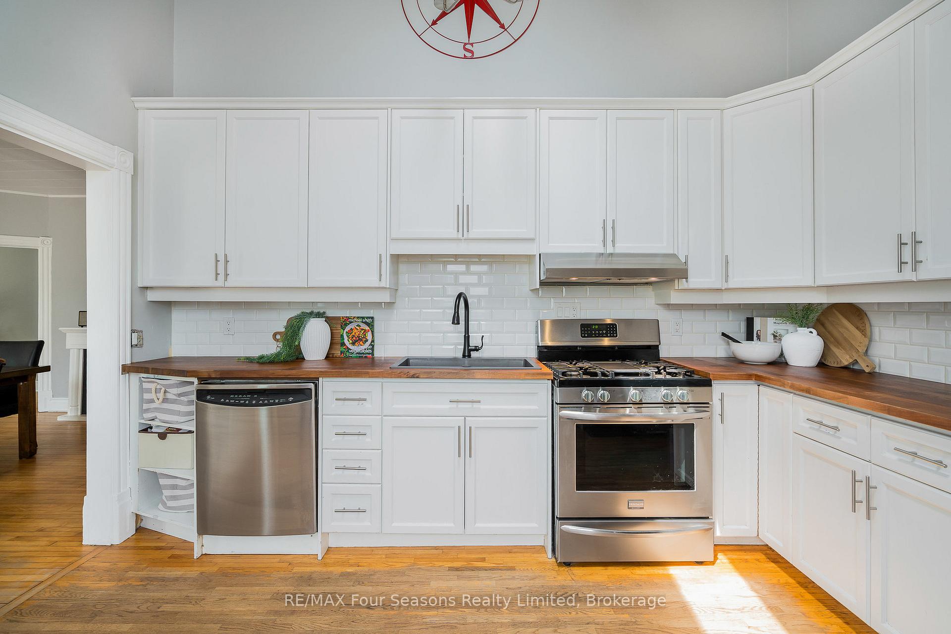 Photo 14 of 43 Cedar Street, Collingwood — HOMEH