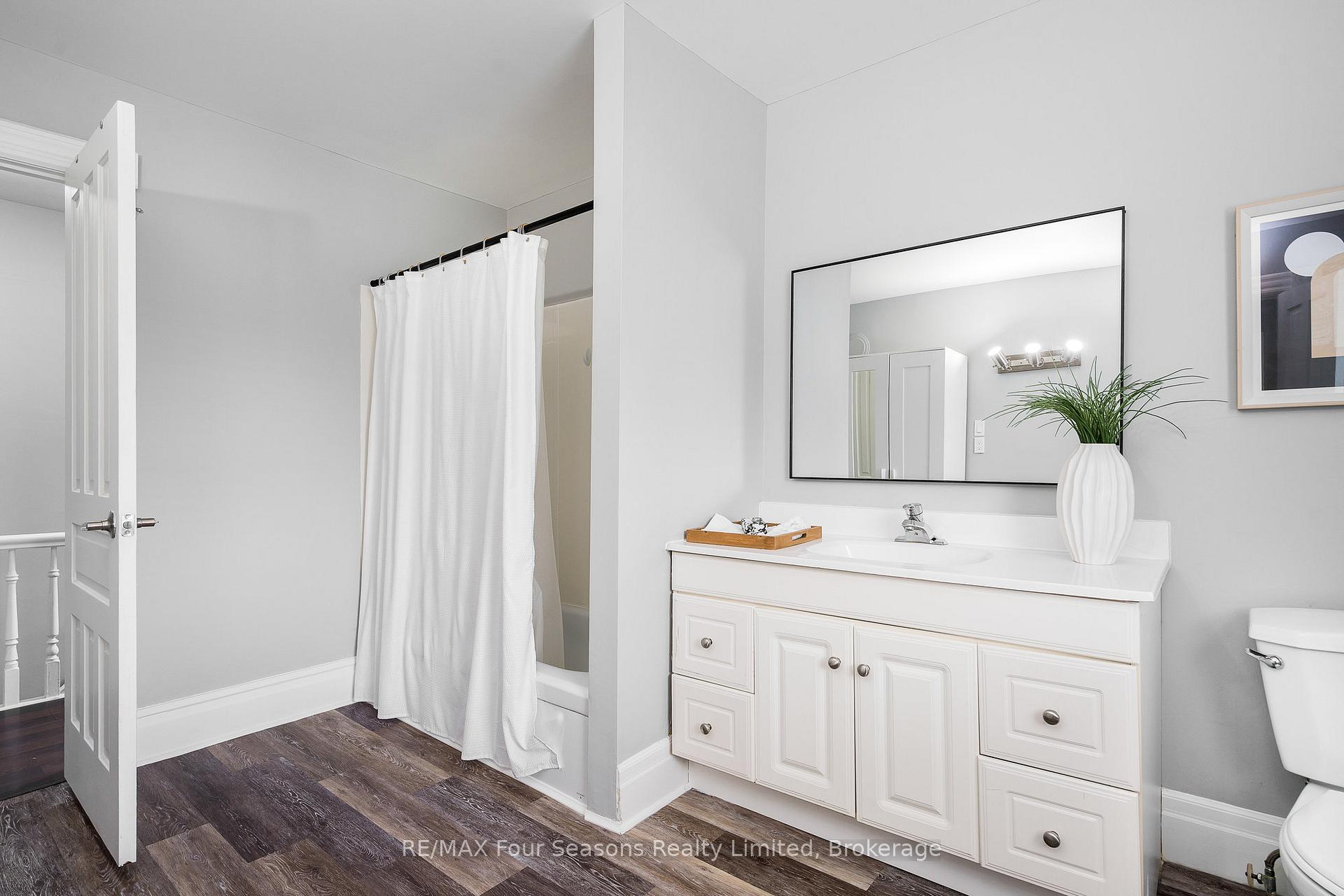 Photo 24 of 43 Cedar Street, Collingwood — HOMEH
