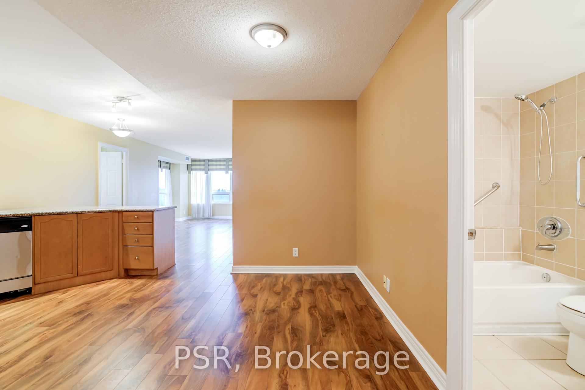 Photo 5 of Unit 717, 33 Cox Boulevard, Markham, Unionville — HOMEH