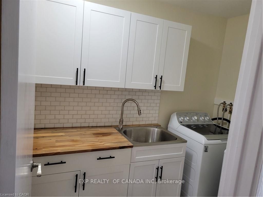 Photo 4 of 553 Oxbow Crescent, Collingwood — HOMEH