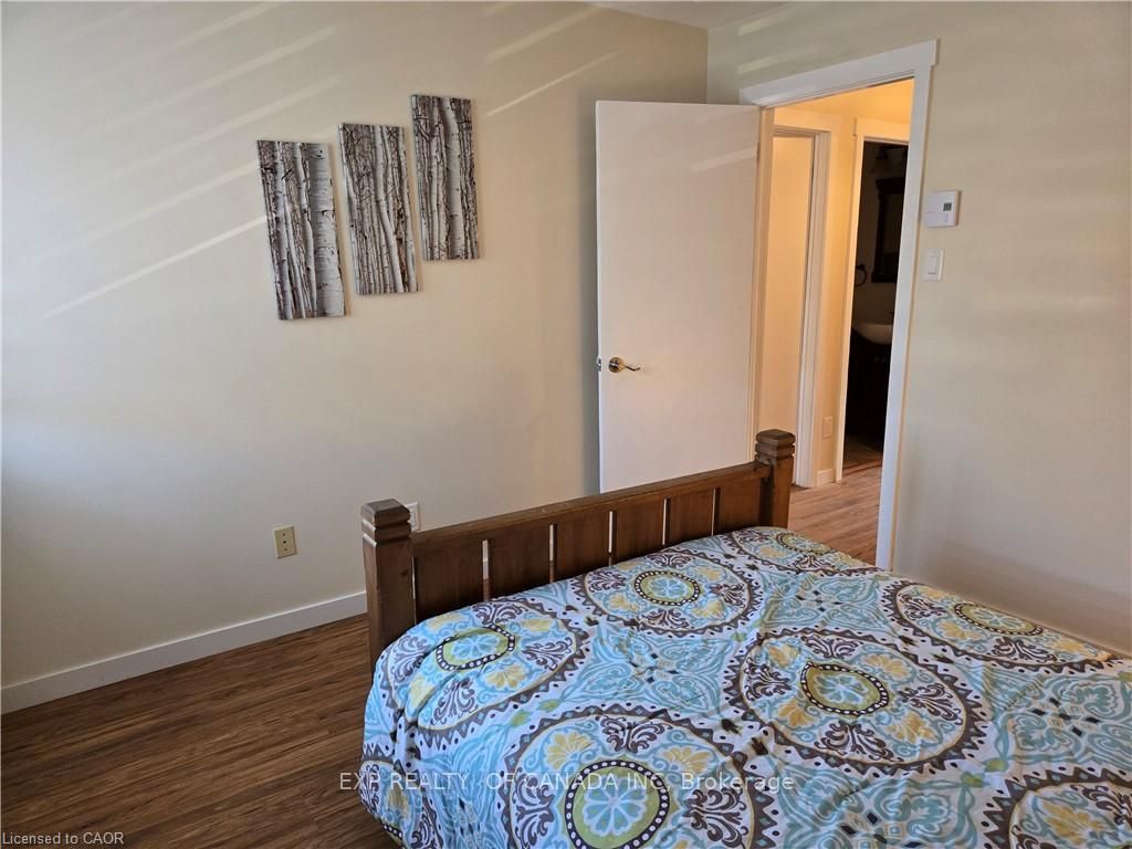 Photo 10 of 553 Oxbow Crescent, Collingwood — HOMEH
