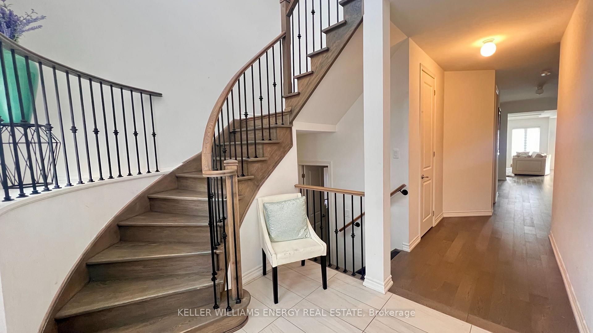 Photo 3 of 105 Elephant Hill Drive, Clarington, Bowmanville — HOMEH