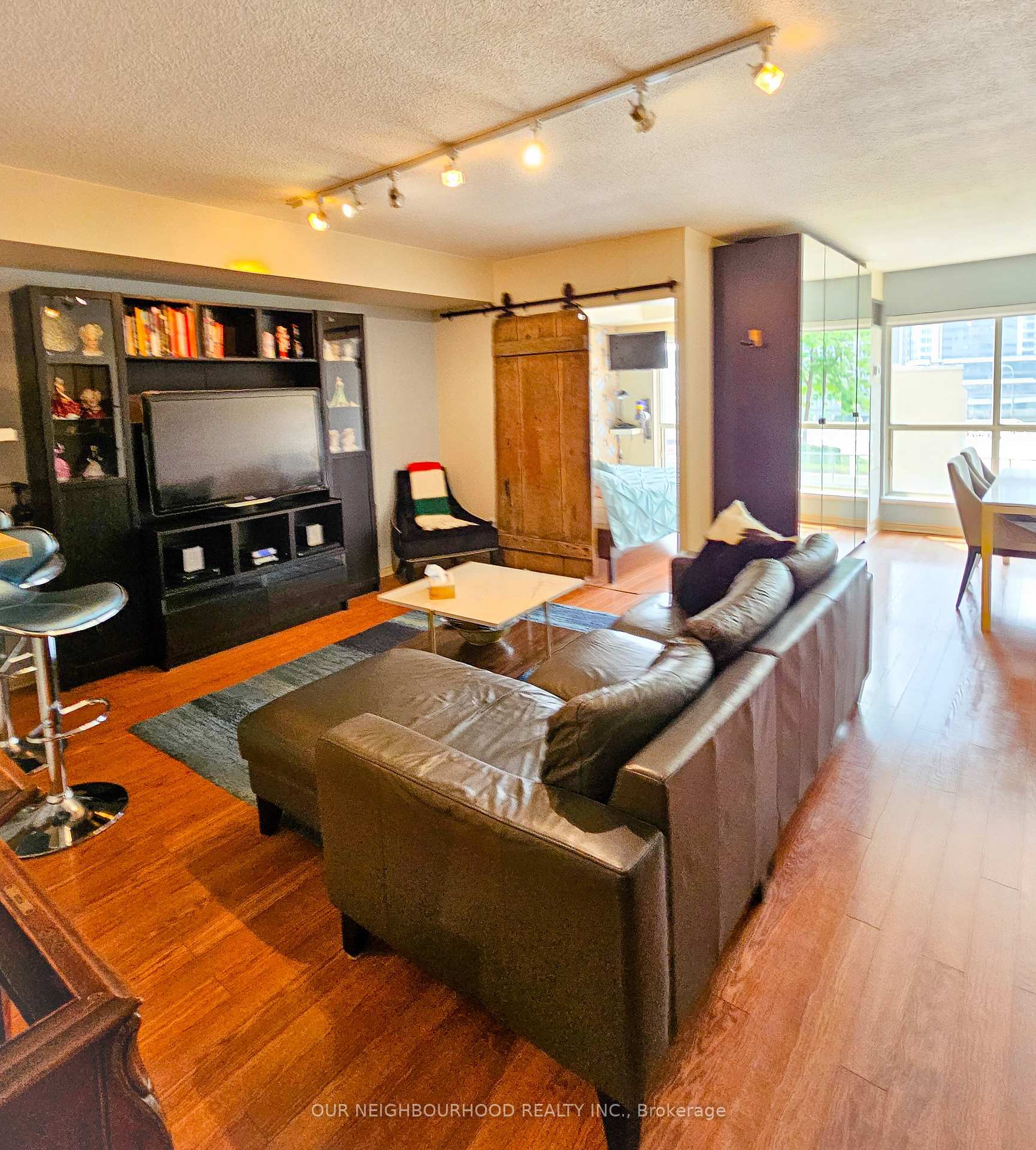 Front of Unit 601, 25 The Esplanade