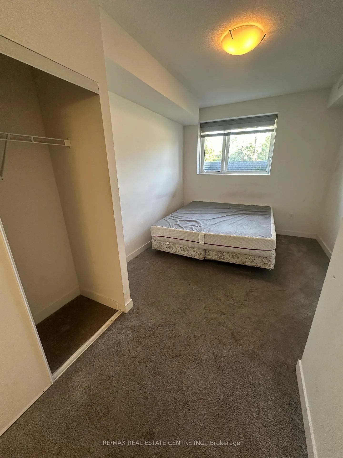 Photo 11 of Unit E9-20, 20 Palace Street, Kitchener, Laurentian Hills — HOMEH