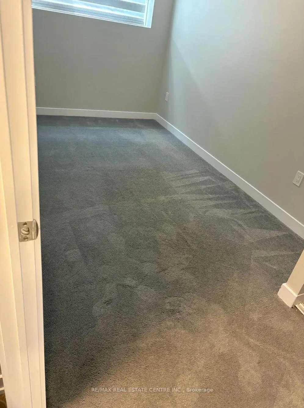 Photo 16 of Unit E9-20, 20 Palace Street, Kitchener, Laurentian Hills — HOMEH