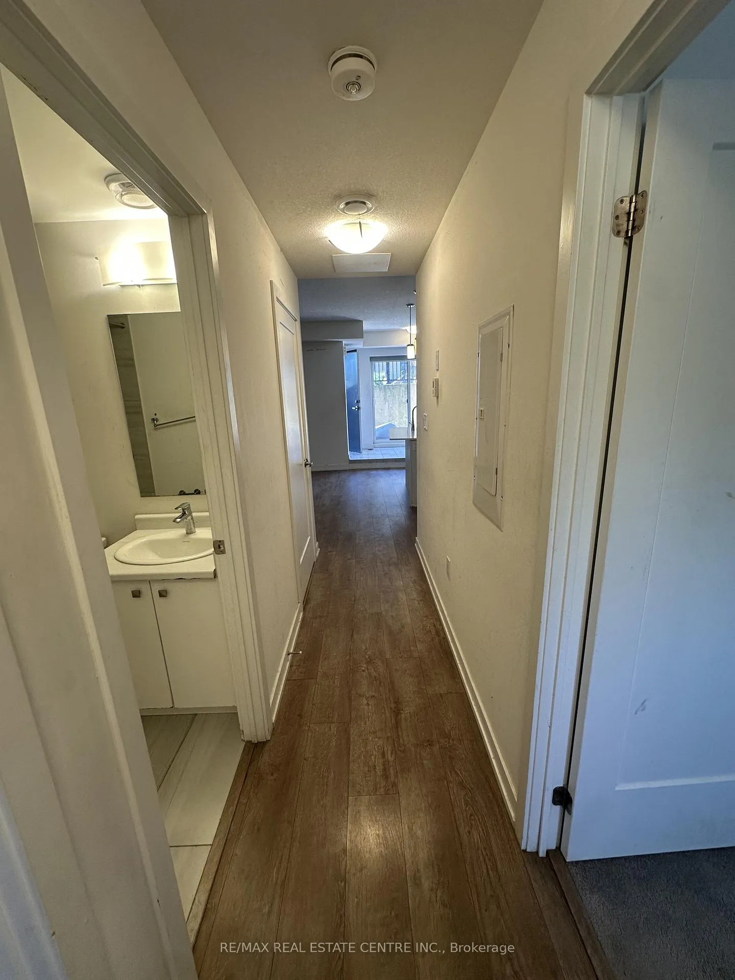 Photo 18 of Unit E9-20, 20 Palace Street, Kitchener, Laurentian Hills — HOMEH