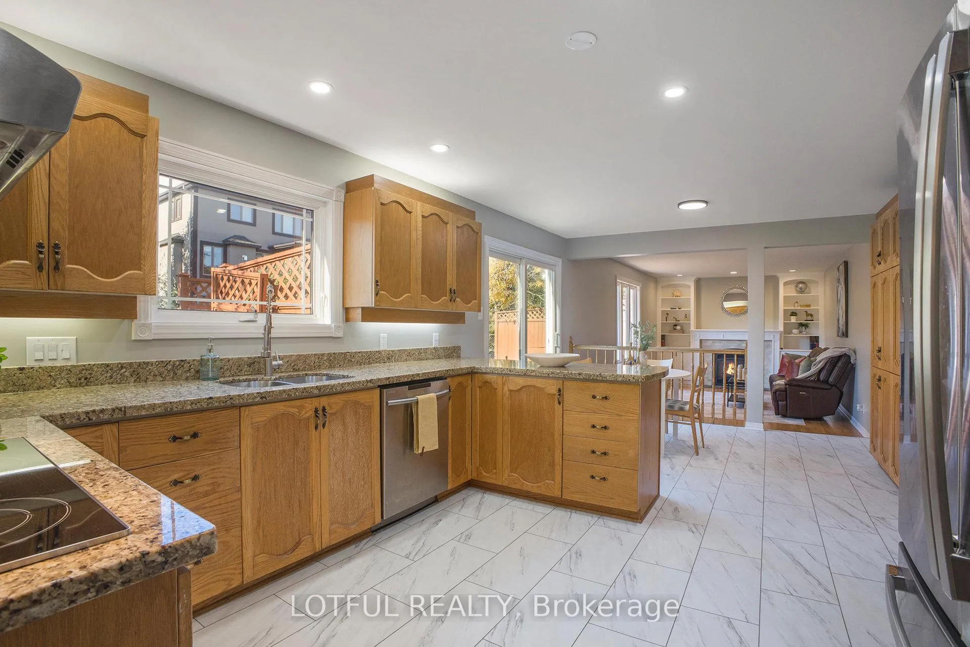 Photo 10 of 4 Spindle Way, Ottawa, Stittsville (South) — HOMEH