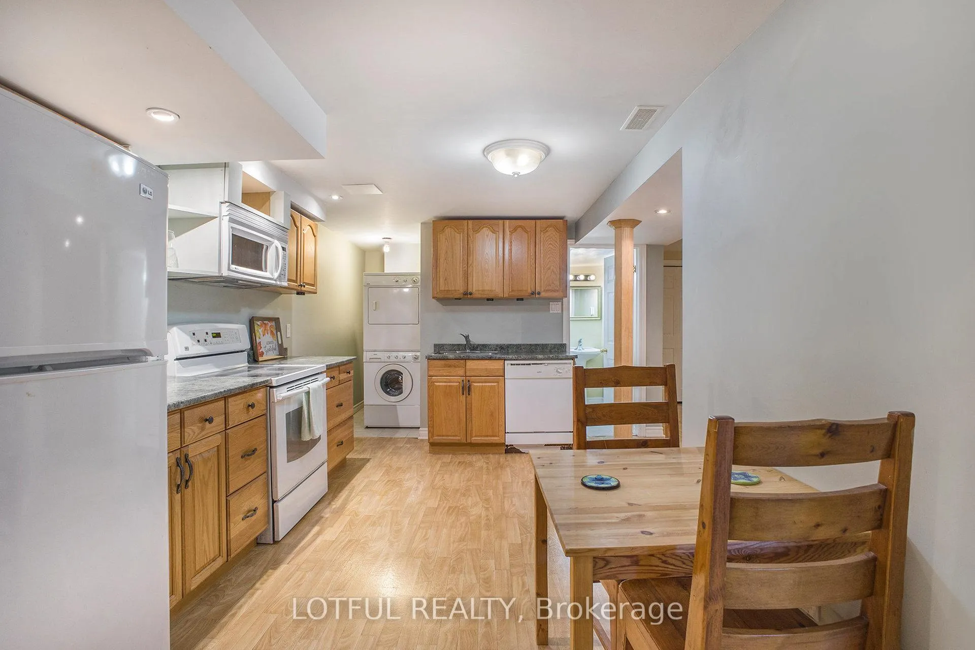 Photo 25 of 4 Spindle Way, Ottawa, Stittsville (South) — HOMEH