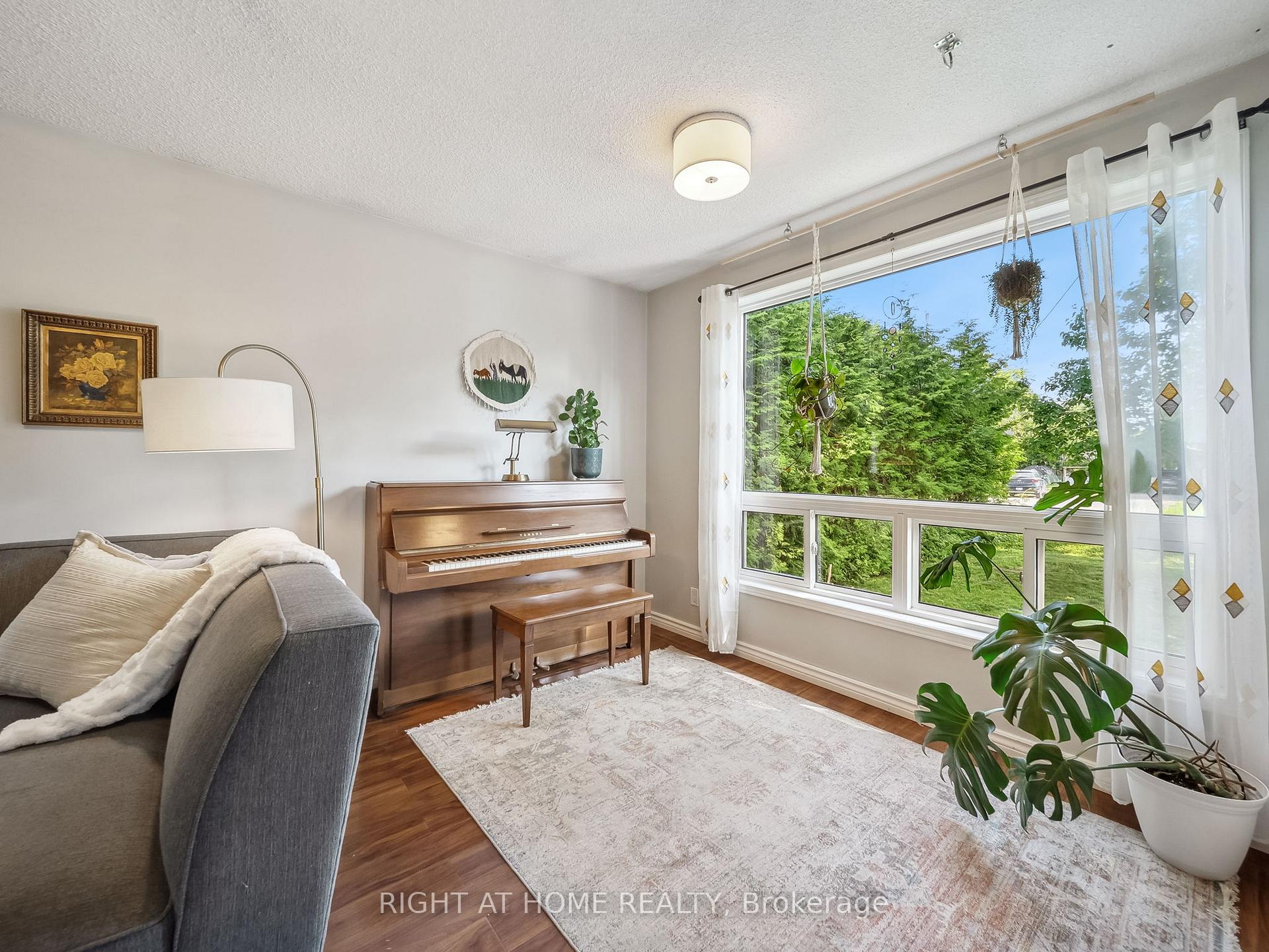 Photo 11 of 78 Eighth Street, Brock, Beaverton — HOMEH