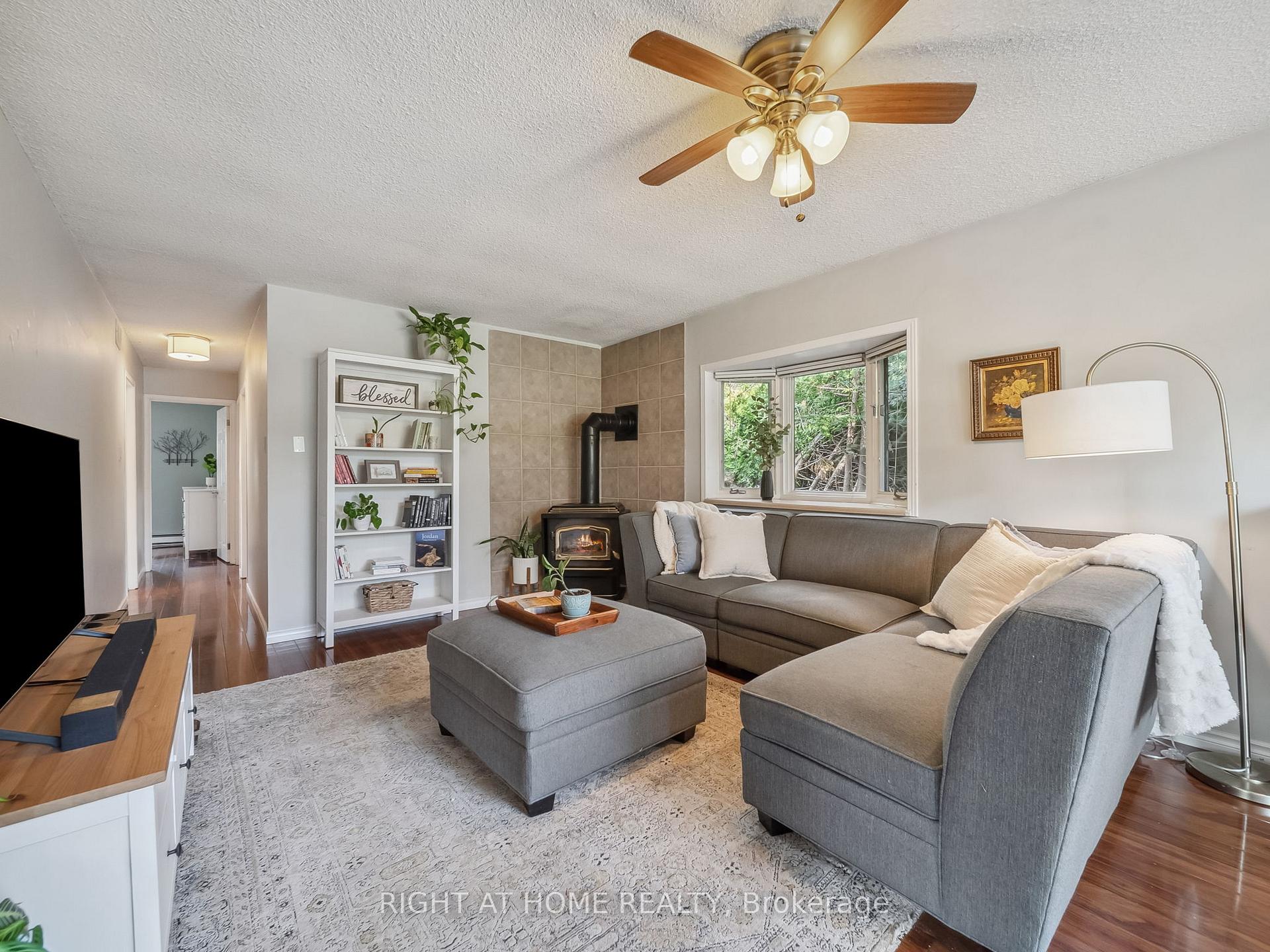 Photo 12 of 78 Eighth Street, Brock, Beaverton — HOMEH