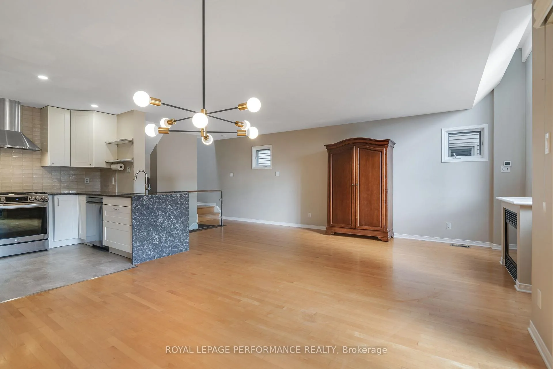 Photo 10 of Unit A, 243 Sunnyside Avenue, Ottawa, Old Ottawa South — HOMEH